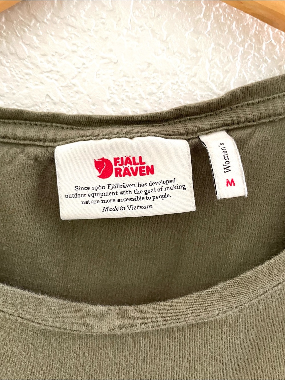 Fjallraven Women’s Olive Green Ovik Scoop Neck Pocket Tee T-Shirt Sz. M - Picture 7 of 11
